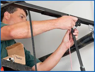 Neighborhood Garage Door Repair Service Milwaukee, WI 262-706-4067 - cont-01